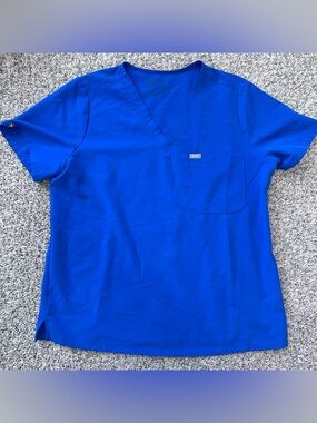 Figs women’s blue scrubs short sleeve top shirt